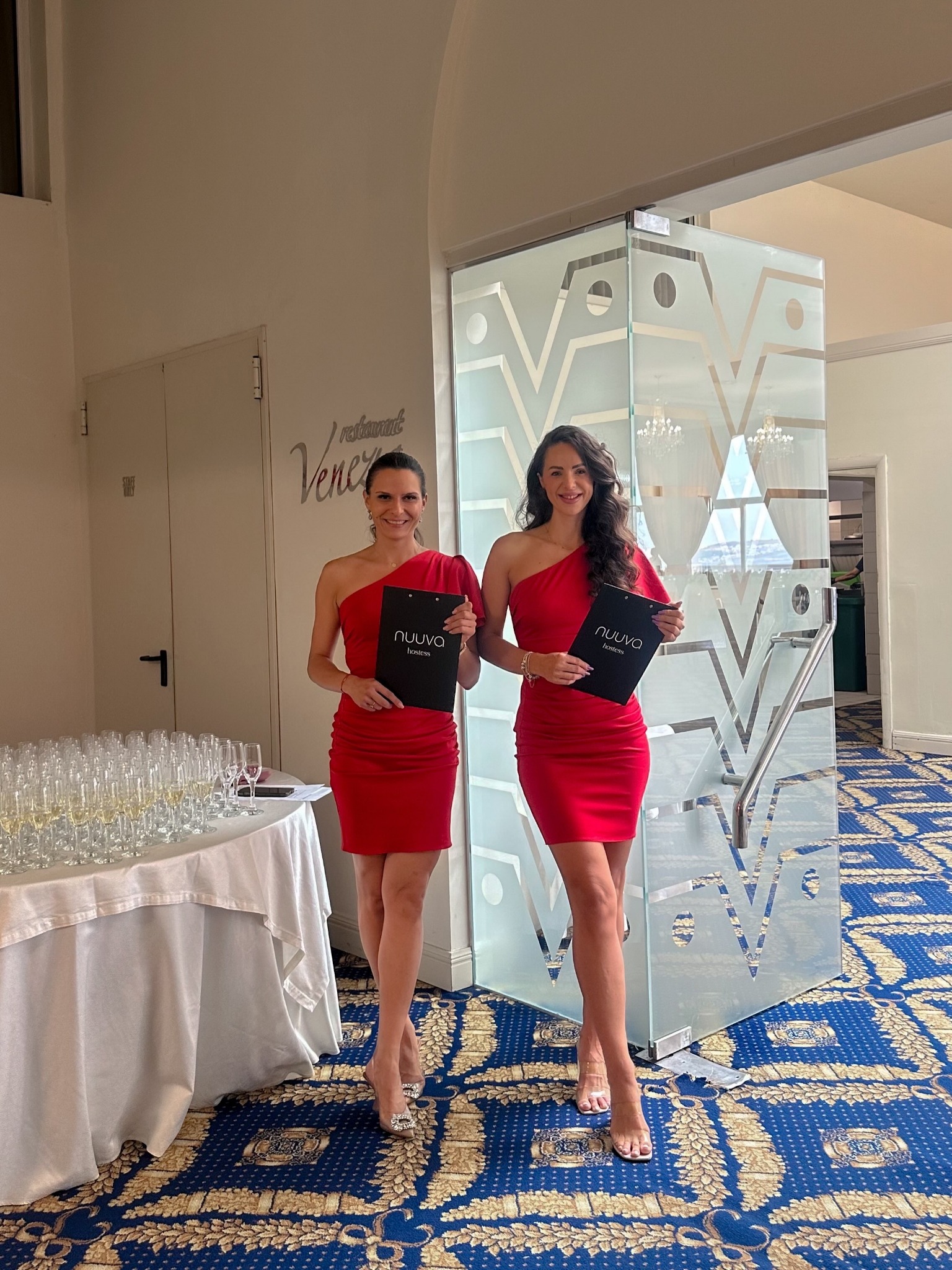 Hostesse NUUVA la eveniment