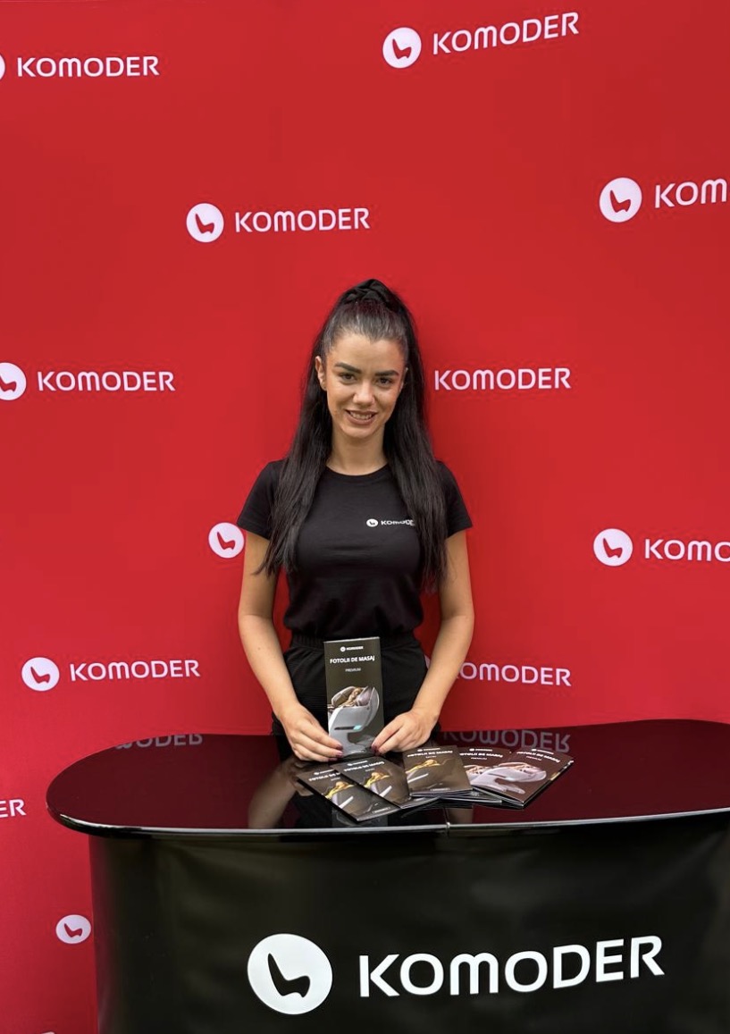 Hostess NUUVA la eveniment Komoder